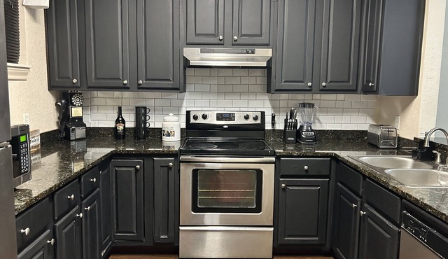 Beautiful Cozy Townhome 5 mins from Downtown New Orleans!