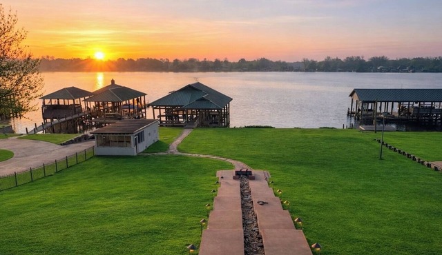 Beautiful False River Home on water w/Dock