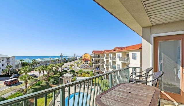🌊Beautiful Peek of the Gulf~Pools~Walk2Beach~On the Beach🌊