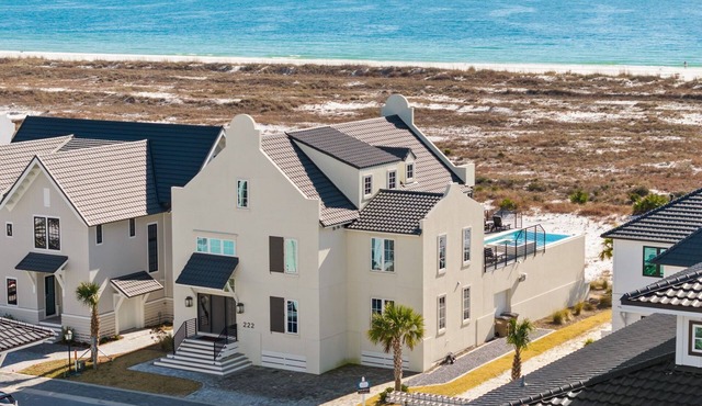 Beside Still Waters: Beachfront in MXB, Private Pool, Multiple Suites.