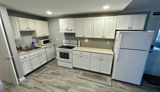 Bethany Beach Cottage: Water Access, Outdoor Shower, Hammock. in Bethany Beach