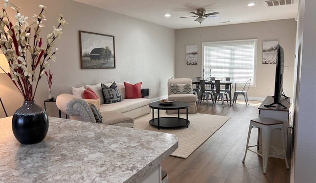 Big a s House; 4BR 4BA-games,golf,weddings