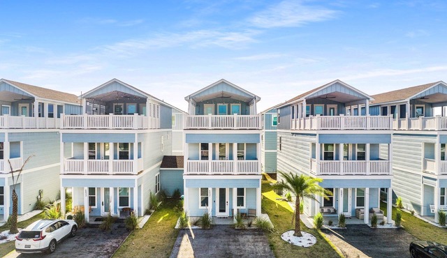 Bluevilla on the Emerald Coast New, 4BR/4 Baths, Active Promotions