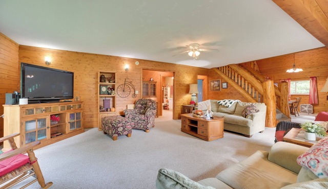 Boat Friendly Mullett Lake Home 3 Mi to Marina