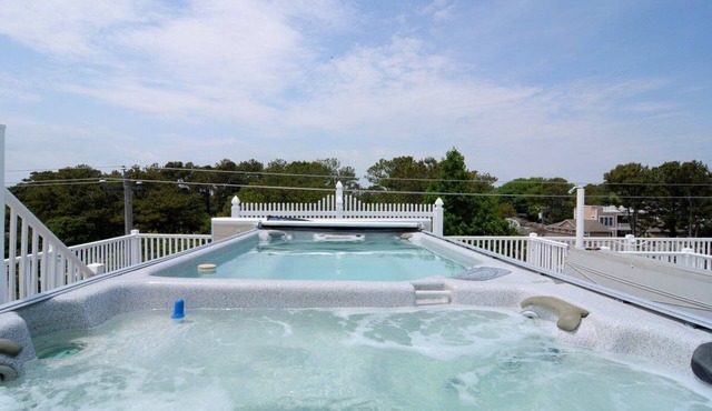 BOOK FOR 2027 & FALL & WINTER 2026! ROOFTOP POOL & HOT TUB OPEN ALL YEAR! in Dewey Beach