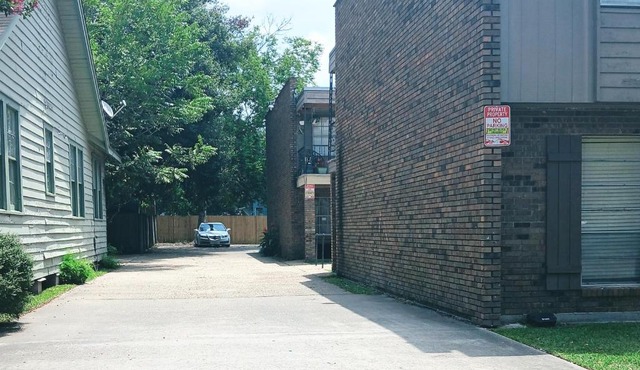 Boutique Style 2 Bdrm Apt offering Any & All of a Traveler's Needs