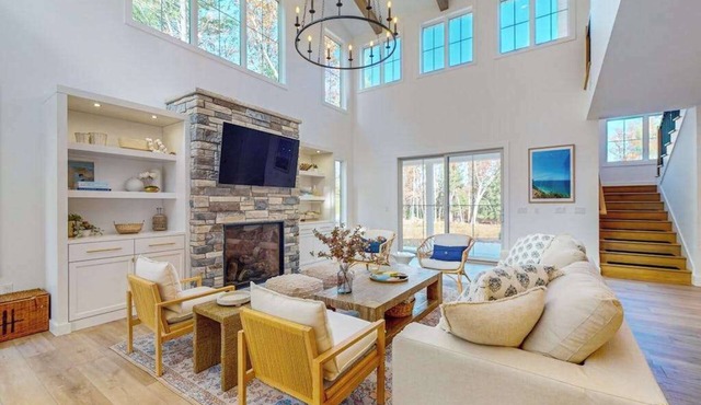 Brand New Luxurious Home, w/Fire pit, Gas Grill, near Lakes & Trails!