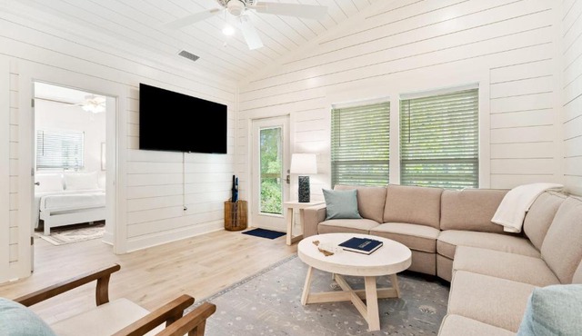 Brand New Luxury Rental on Oleander Unit C