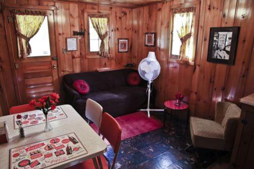 Cabin #6 - Casablanca