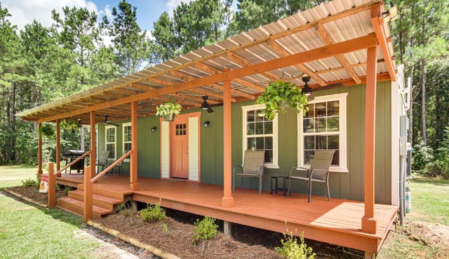 Cabin is 2 Miles From Bogue Chitto State Park