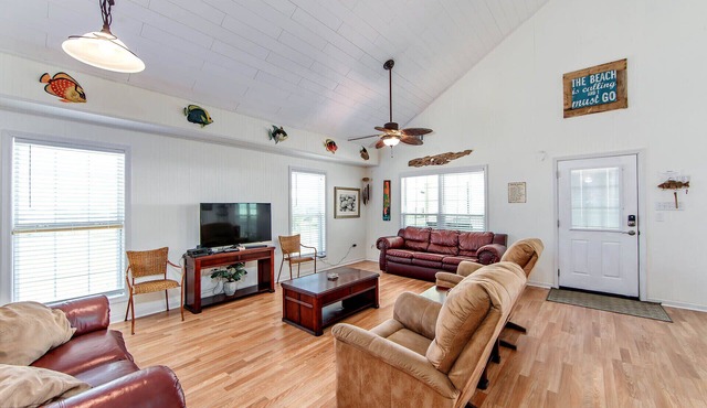 Cajun Yacht Club: Coastal Realty Group