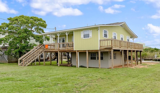 Canal side home with room for a boat