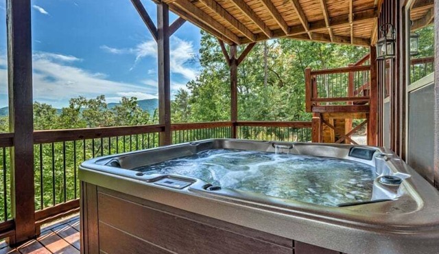 Candlestick Cabin - Mountain View | Outdoor Living with Fireplace | Hot Tub