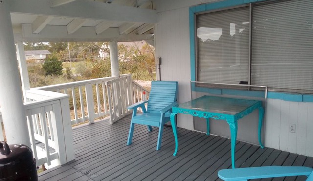 Captains Quarters waterfront cottage