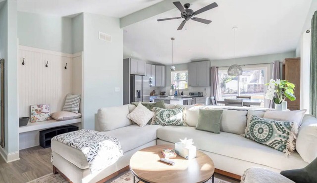 Casa Noisette: cozy 3 bed, 2 bath home 2 mi from The Battery & Truist Park