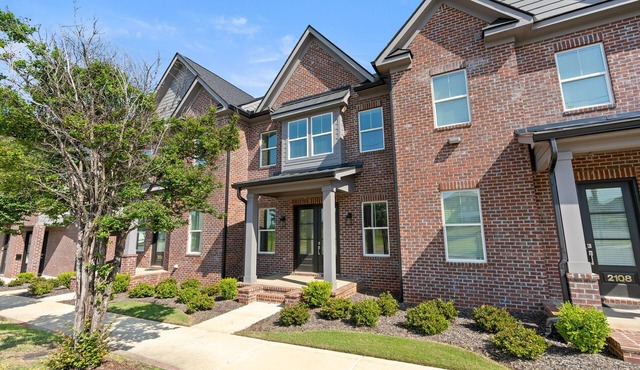 CC5-Awesome 3 Bedroom Townhome Perfect for Game Day!