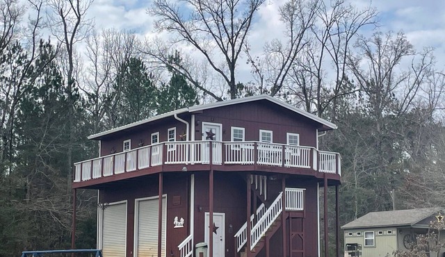 Cedar Cabin in the Woods - Longview, Tx
