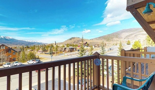 Centrally Located Studio with Stunning Views - Near Shopping, Dining, & Skiing in Dillon