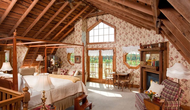Chanticleer Guest House in Sturgeon Bay