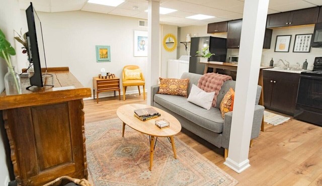 Charming 2 Bedroom - minutes to Samford/UAB!