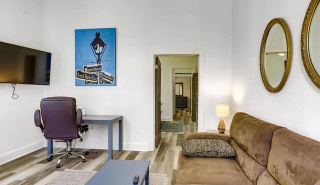 Charming 2-bedroom apartment in Historically Fabulous New Orleans Bywater