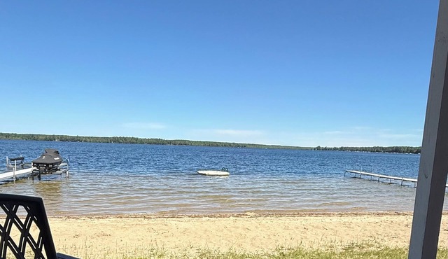 Charming 3-bedroom condo w/AC in Kalkaska on Manistee Lake -Perfect for relaxing