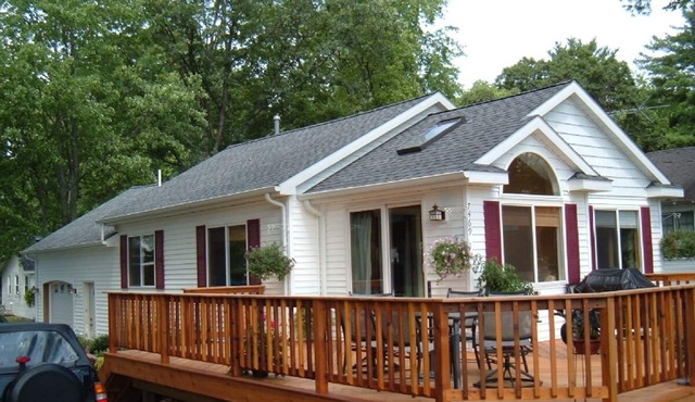 Charming 3 bedroom cottage between Croton & Hardy Dams with Dock available.