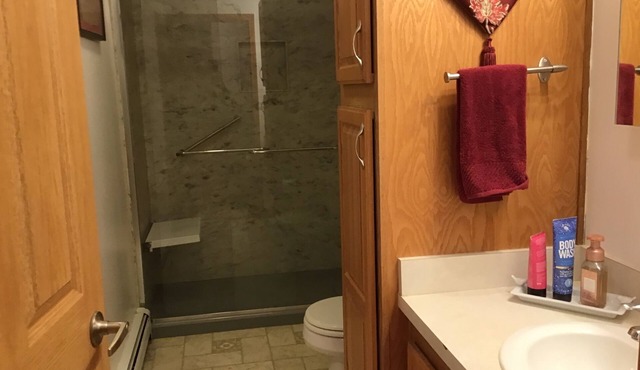 Charming 3-bedroom house in wonderful Northport with AC