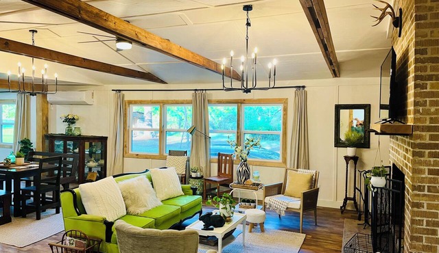 Charming 3-bedroom house in the country with all the amenities of home.