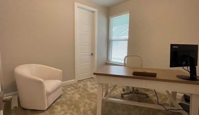 Charming 3-bedroom townhome - Jacksonville for Short/Long Term Stay