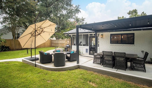 Charming Beach Cottage - near beaches - sleeps 7