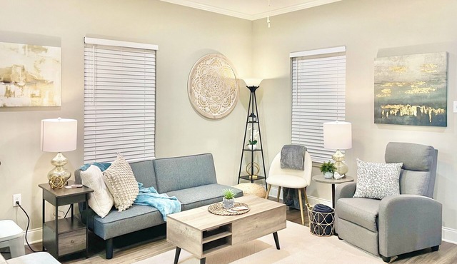 Charming & Chic Bayou Cottage Minutes from NOLA