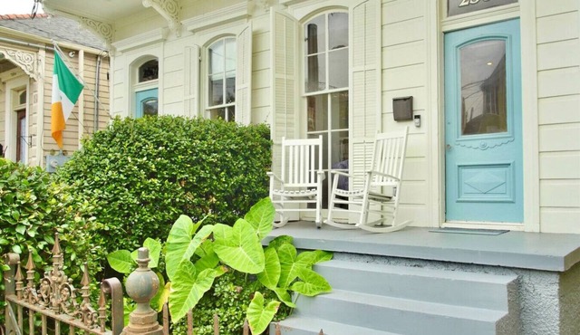 Charming Irish Channel Home | Steps to Magazine St