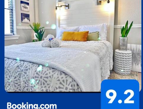 Charming Jax Apt for 4 with free parking