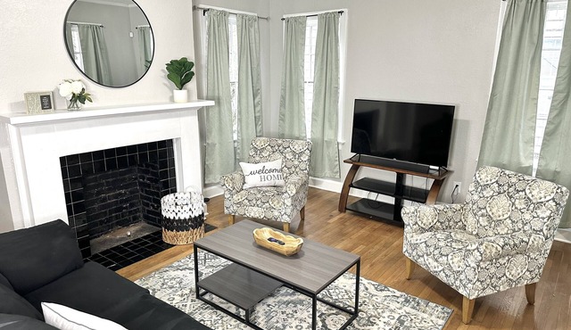 Charming & Relaxing Fondren Home Sleep 6