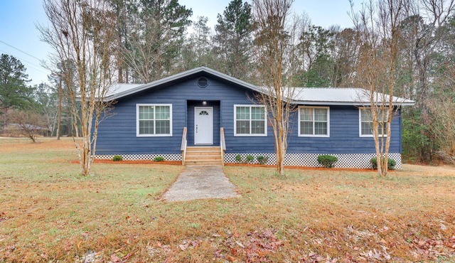 Chatom Retreat w/Furnished Deck & Wooded Views!