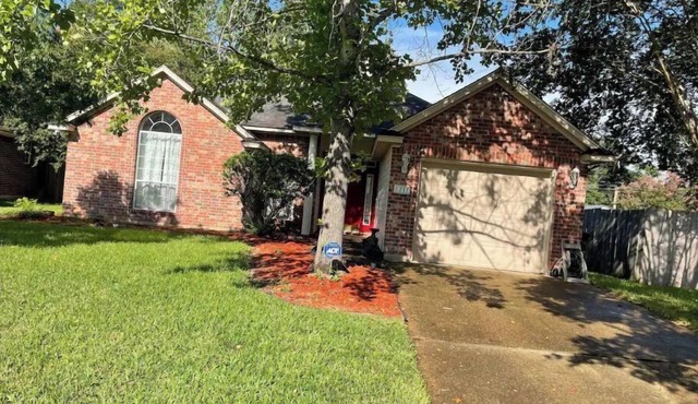 Cheerful 3-bedroom 2bathroom with garage