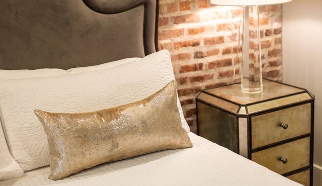 Chic New Orleans CBD Escape: Historic Charm + Modern Comfort Near Nightlife