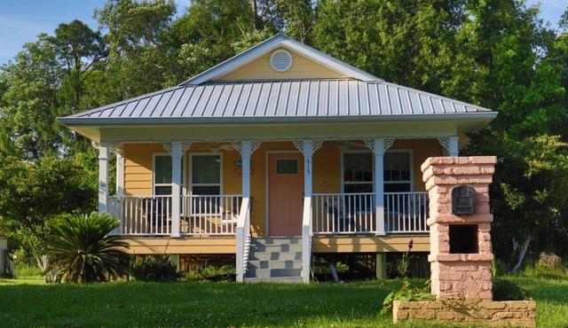 Classic Southern Cottage in Bay St. Louis