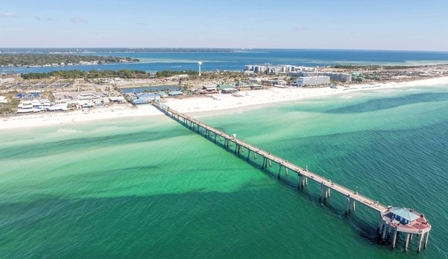 Coastal Home Family Friendly 2 Miles to Beach