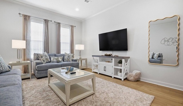 Coastline Haven 3BR - Central Location