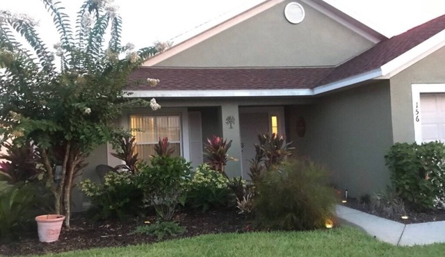Come stay in the roomy, newly renovated 4 bed 3 bath villa
