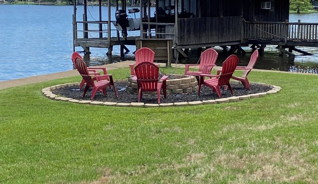Comfortable 3-bedroom, 2 bath home on beautiful Lake Darbonne.