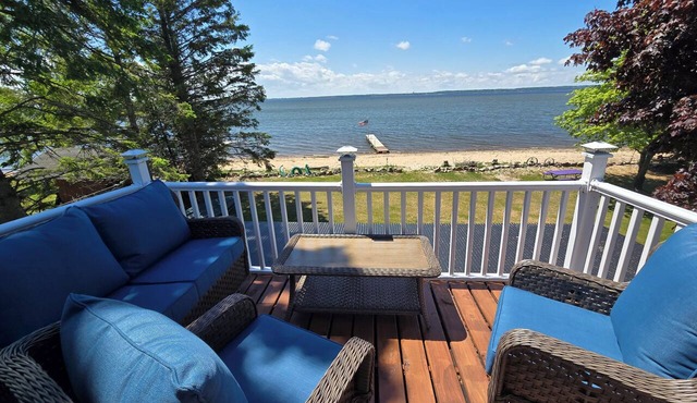 Comfortable 3-bedroom 2 bath home with beach on Little Bay de noc. Pets welcome! in Rapid River
