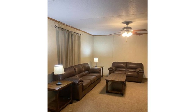 Comfortable country setting close to town