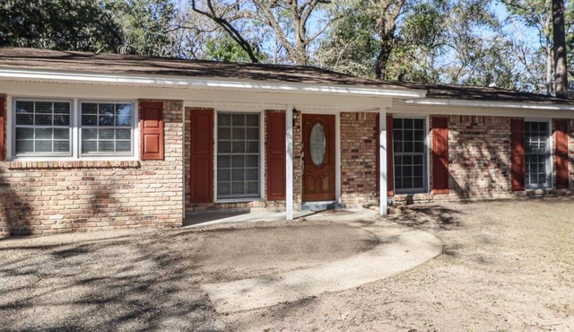 Comfortable Cozy Getaway/3 Bedroom/Game room