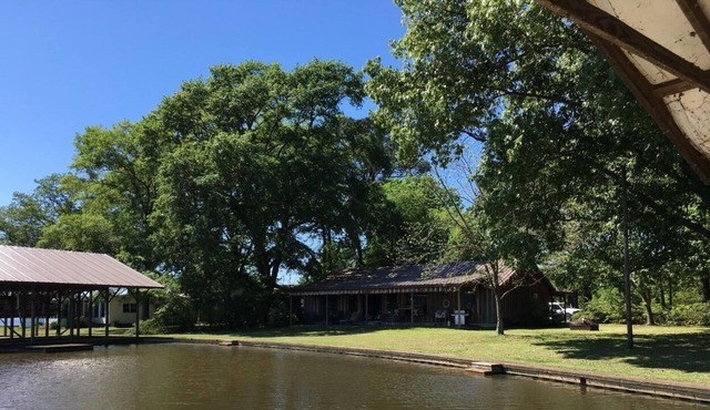 Comfortable Lake House on Beautiful Lake Claiborne, swimming area, more!