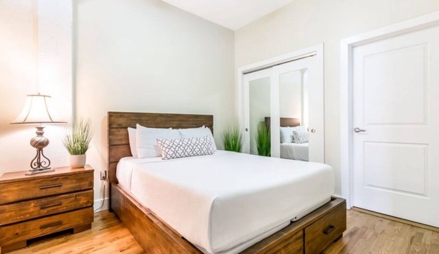 Comfy 1bd Condo - Steps From French Quarter
