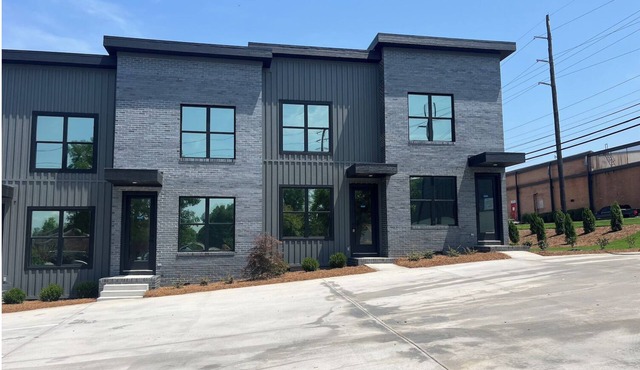 Corporate Condo 2BR , Fast WiFi , Week&Month Stay