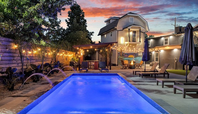 Cosmopolitan Luxury in NOLA: 4BR, 3BA Mid-City Suite - Minutes from Downtown w/Pool and hot tub